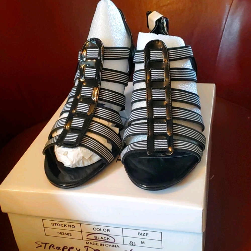 Aj Valenci strappy sandals